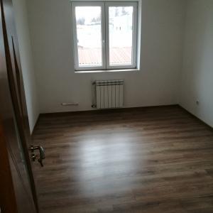 Шпакловка, боя, интериорни врати и ламинат