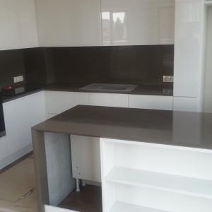 Кухня от технически камък.