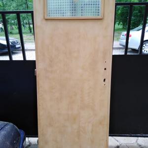 Премахване на стар лак на врати