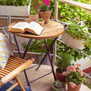 Как да превърнем малкия балкон в лайфстайл решение с нисък бюджет