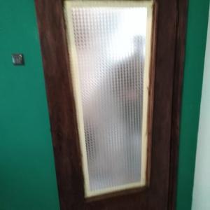 Лак на врати