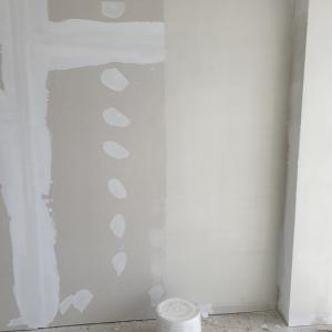 Преградна стена шпаклована изцяло