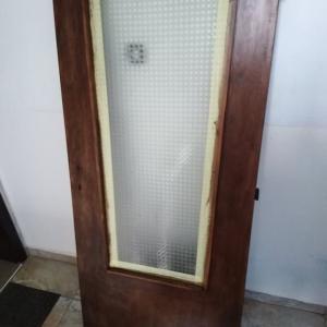 Лак на врати