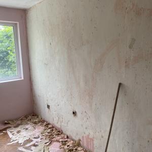 Махане на тапети шпакловка и боя