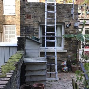 Подмяна на старо дървено стълбище.