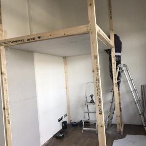 Изграждане на офис със спалня вътре в мезонет