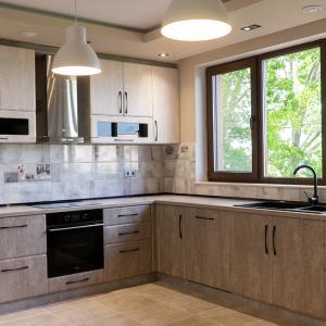 Дневна с кухня