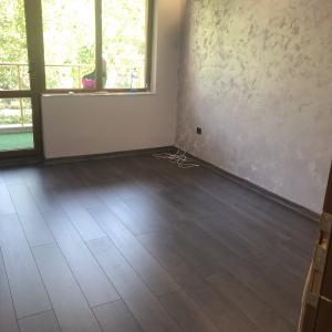 Монтаж на паркет и первази