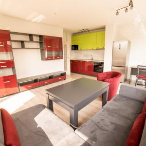 Дневна с кухня