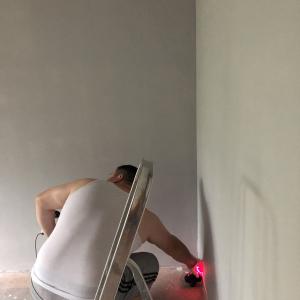 Нивилиране с лазер нива на хоризонтали и вертикали