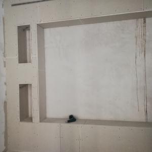 Предстенка със обръщане и монтаж на отвори за рафтове