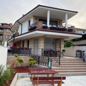 Къща до ключ