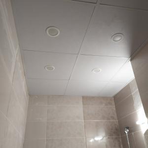 Лепене на плочки-Баня.