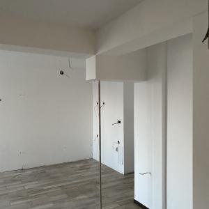 Лепене на Плочки в хола с трапезария