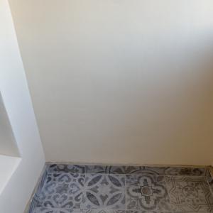 Шпакловка боя и нови плочки на терасата