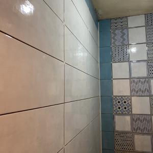 Лепене на плочки в банята