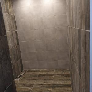 Лепене на плочки-Баня.