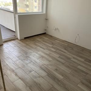 Лепене на Плочки в хола с трапезария