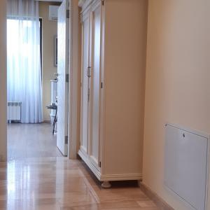 Интериорно реновиране на стени и тавани.