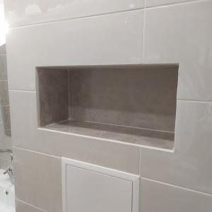 Лепене на плочки-Баня.