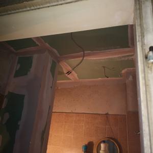 Под на баня