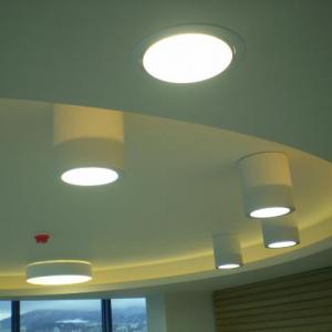 Таван с осветление