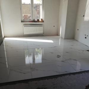 Тухлена стена, ламинат