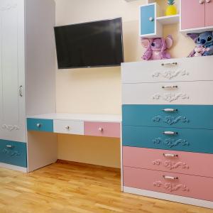 Гардероб, скрин и бюро