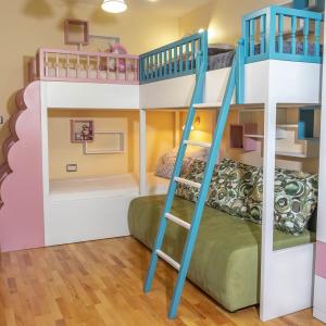 Двуетажни легла за 3 деца