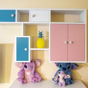 Етажерка над скрин