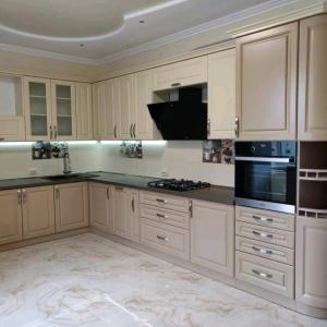 Кухня МДФ  фурнир класически стил