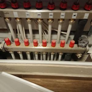 Колектор за подово отопление