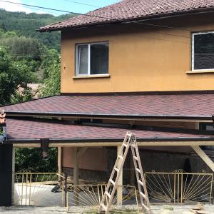 Изграждане на навес