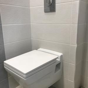 E5C49725-A65B-475D-8D9F-A296E072F55F