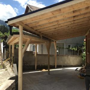 Изграждане на навес