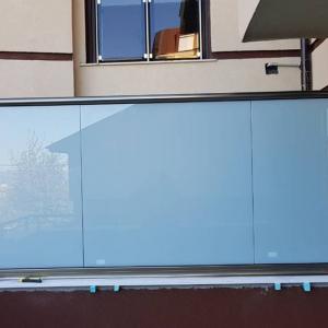 алуминиев парапет преграда с цял профил матирано стъкло