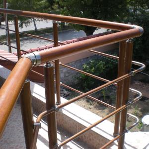 Алуминиев парапет в цвят дърво с 3 бр ф 16