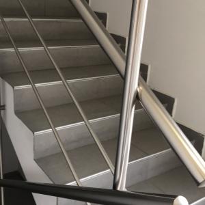 Парапет стълбище болница Люлин