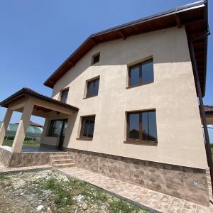 E437B2C7-5AA8-44FF-AE06-6F7F11747729