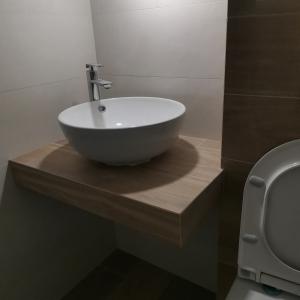 Това сега го довършвам