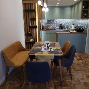 Модерен интериор, комплексно обзавеждане на жилище с акцент върху детайла _22