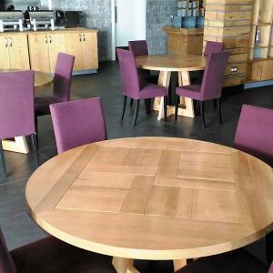 Обзавеждане на заведение от масив и MDF  с естествен фурнир _8