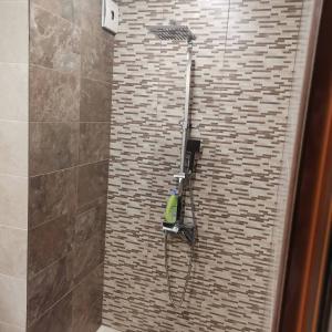 дясна лайсна, вентилатор и душ