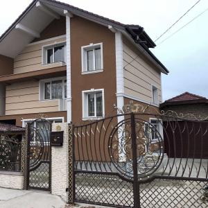 IMG-fe42031a0a29c9738f041da81beaeb21-V