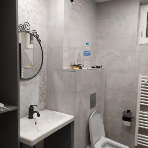 IMG-13b237d0e7b7a6150fd78bff97a2e52a-V