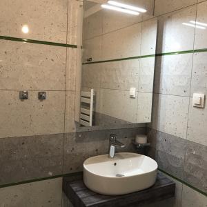 3F155AFB-85B8-4F68-B690-0B1E7C59DDCD