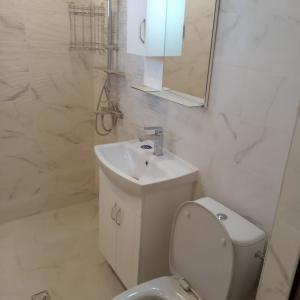 00AB785C-C89F-4D26-8F49-18299056A9CB