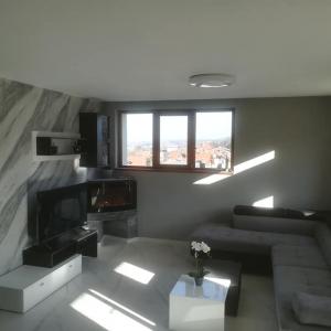 155105384_1280883752308876_5572872734704311689_n