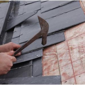 Монтаж на покрив от естествени шисти