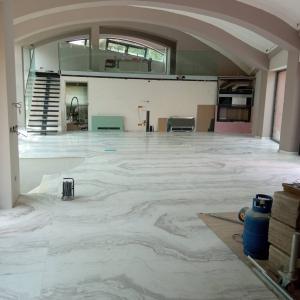 ДНЕВНА С МРАМОРЕН ПОД